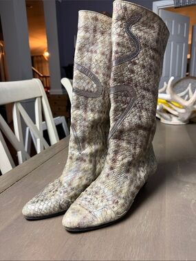 Roberto Rinaldi Textured snake boots! Vintage GEM!! Woman’s size 8!